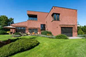 レンガ調外壁の一軒家